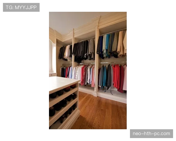 拉皮诺晒出百万美元衣帽间，训练完直接换装走红毯？